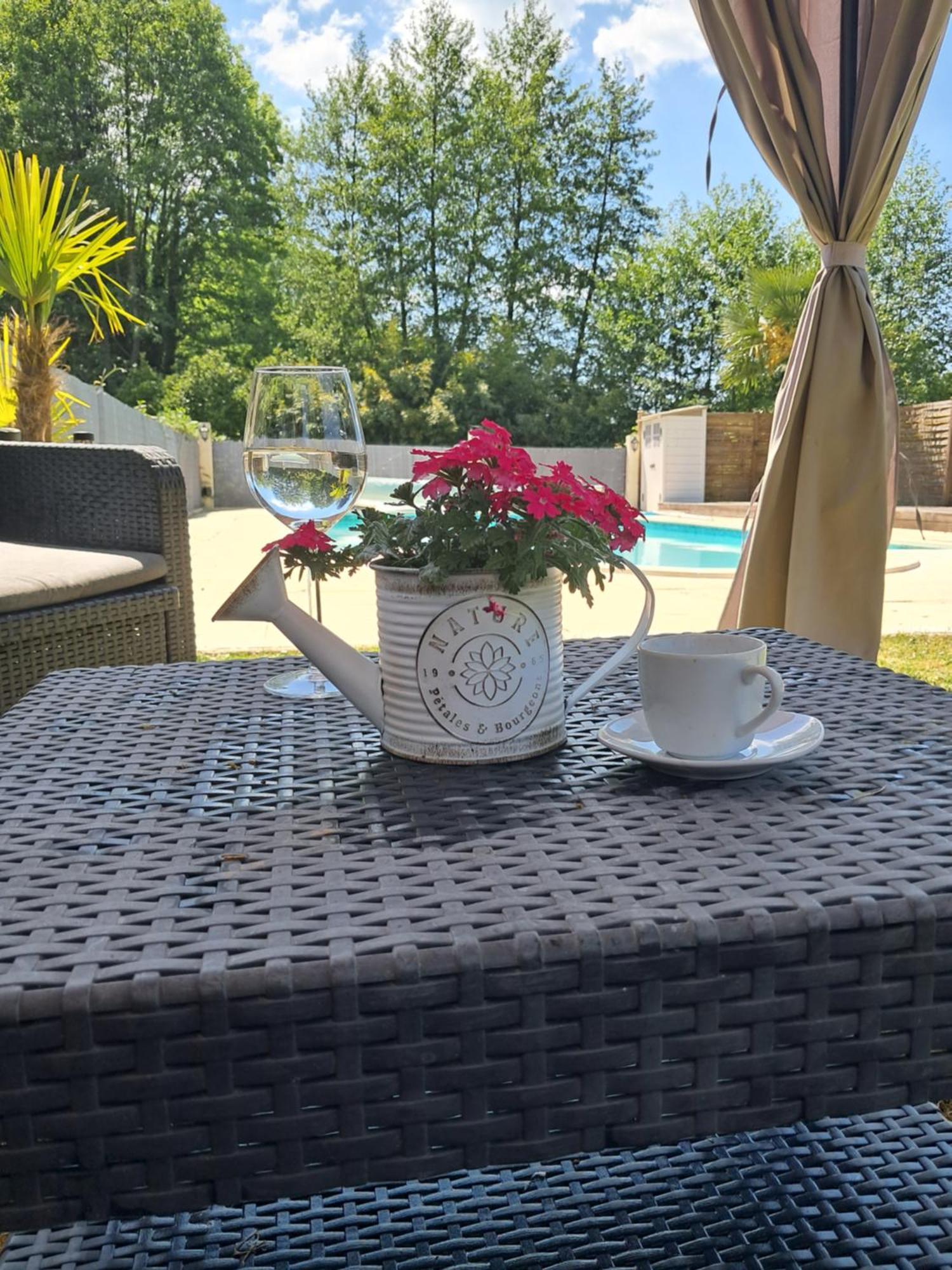 Moulin Du Pommier Glamping & Camping Saulgond Exterior photo
